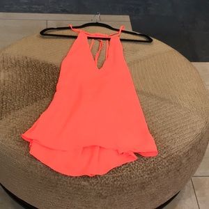Flowy low cut tank